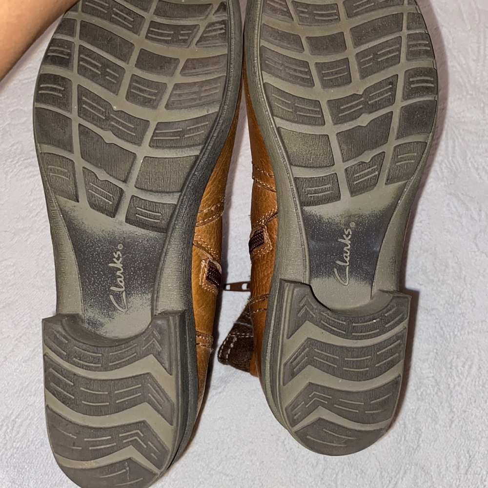 Clarks Boots - Picture 9 of 11